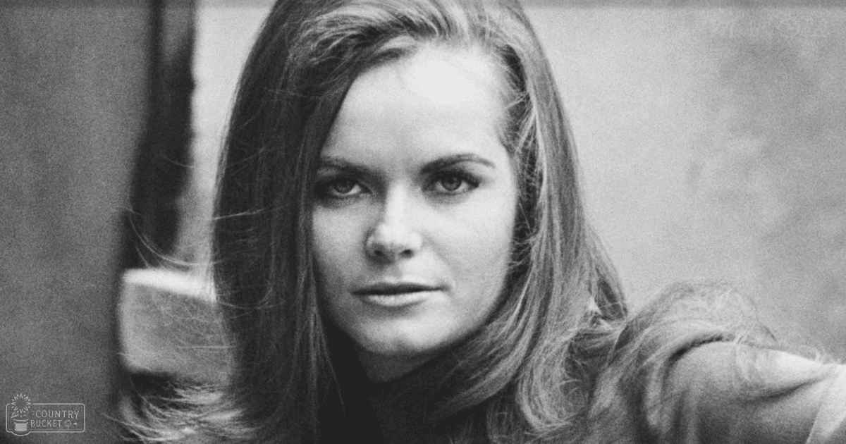  Jeannie C. Riley