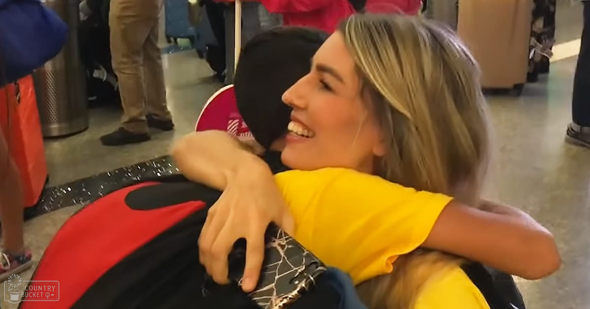 Orphaned kid Orphaned kid breaks down in tears