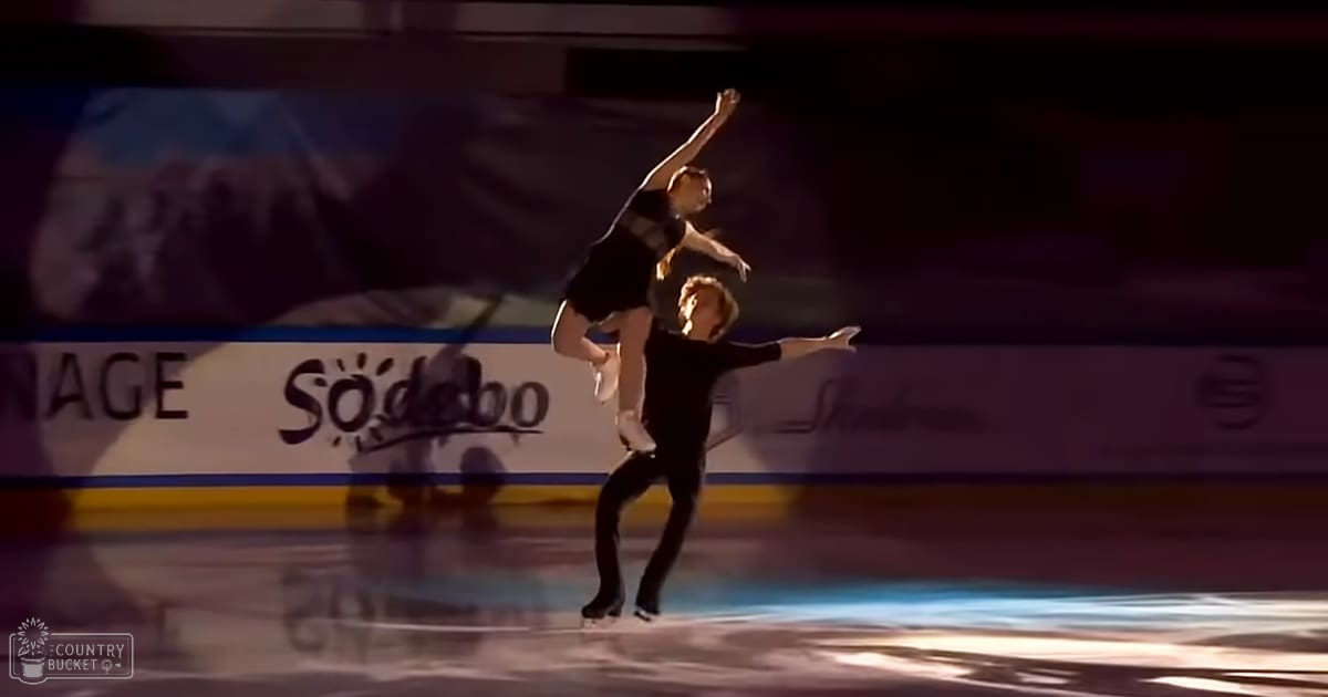Figure skating duo