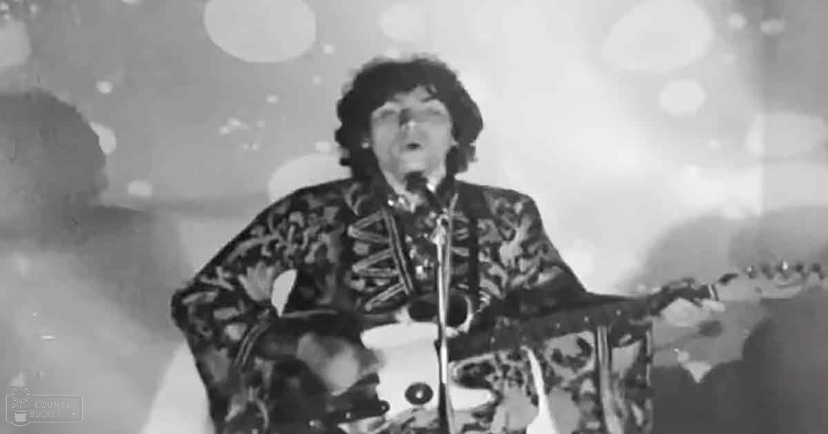 Pink Floyd’s 1967 Psychedelic Journey with Piper at the Gates of Dawn