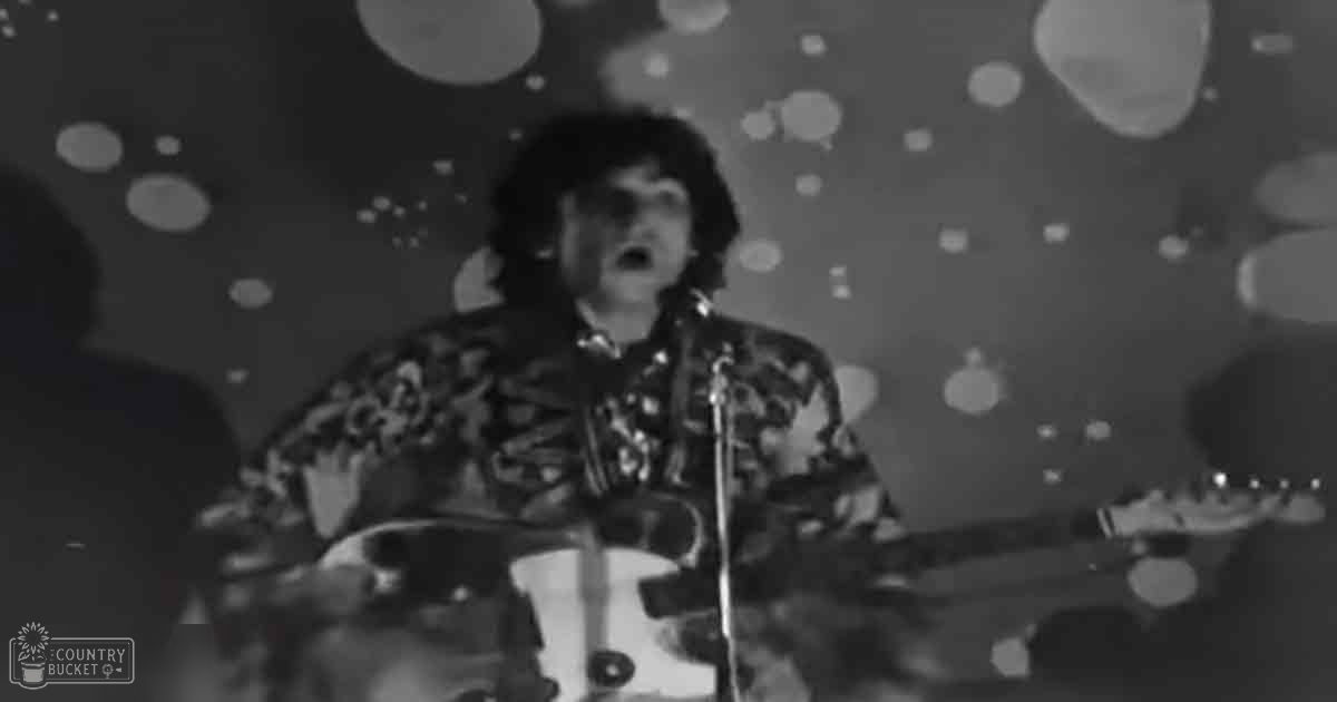 Pink Floyd’s 1967 Psychedelic Journey with Piper at the Gates of Dawn