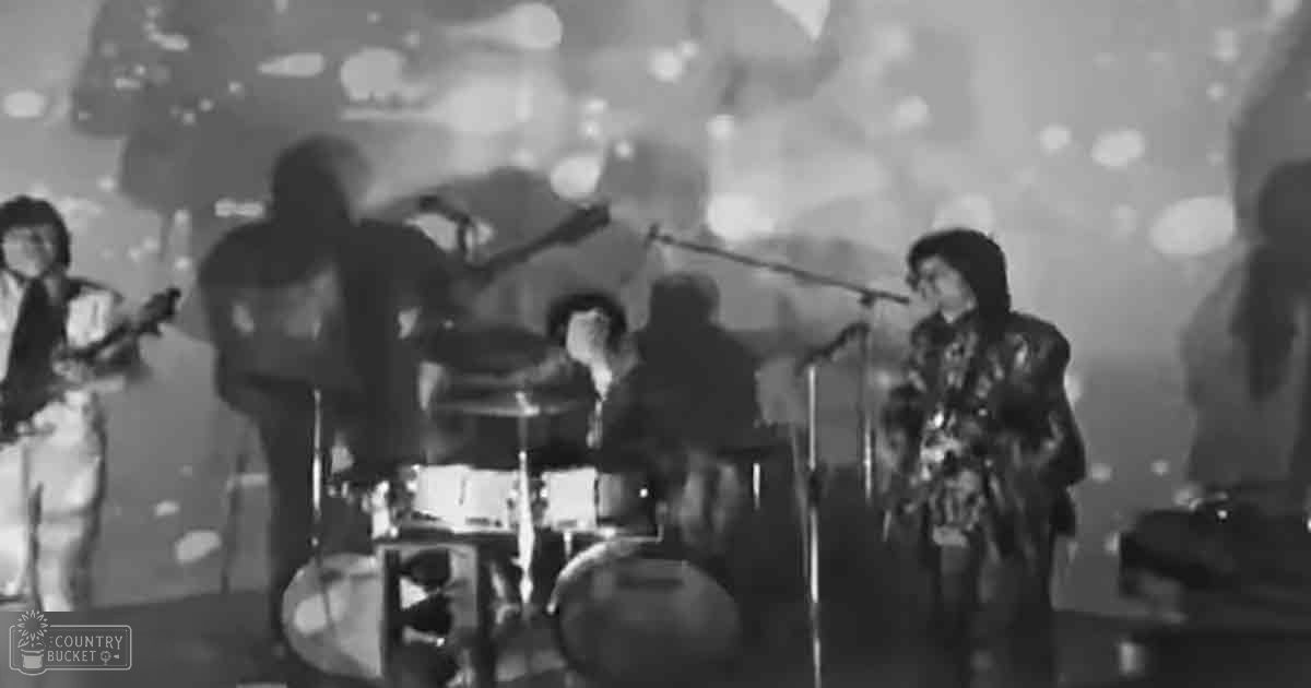 Pink Floyd’s 1967 Psychedelic Journey with Piper at the Gates of Dawn